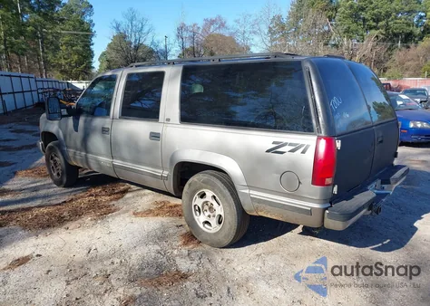 1999 Chevrolet Suburban 1500 Lt z USA, uszkodzony, nr VIN 3GNFK16R3XG157910